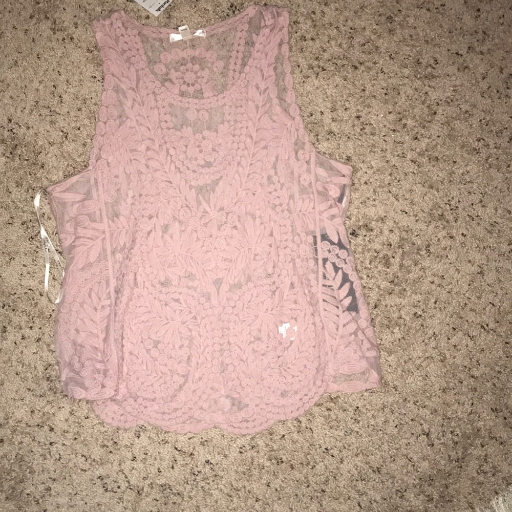 Detailed pink top